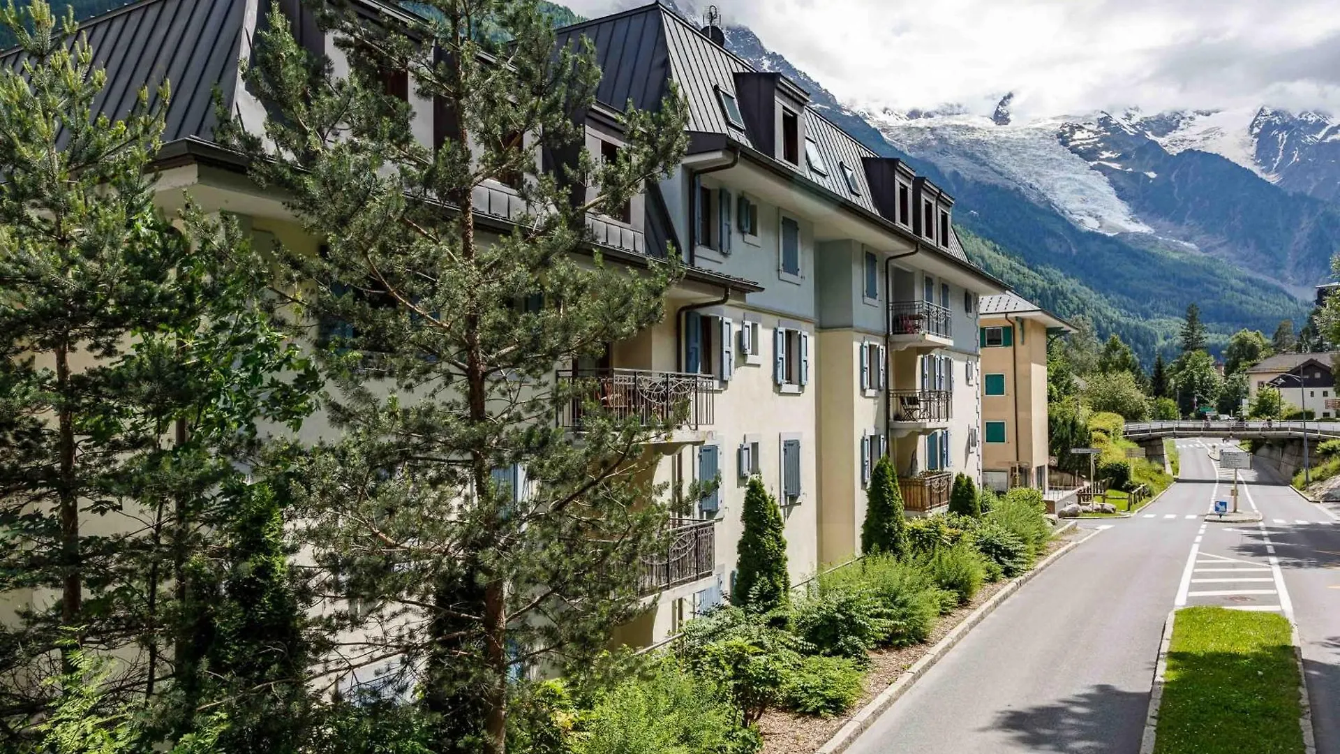 Le Paradis 25 Apartment - Chamonix All Year contacts